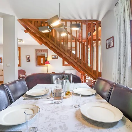 Amethyste - 2 Bedrooms & Free Parking - By Cozee Apartment